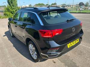 Volkswagen T-Roc 1.5 TSI SE DSG 2021 Económico, Disponible con Volante a la Izquierda/Derecha - Product Image 3