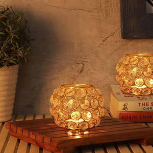 Portavelas de cristal dorado para tu hogar, luz relajante, soporte colgante para luz de té para elevar tu espacio - Product Image 3