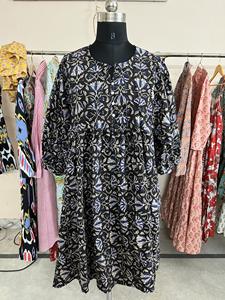 เดรสผ้าฝ้ายของผู้หญิงอินเดียเดรสพิมพ์ลายดอกไม้ปักลำลองความยาวของแม็กซี่พร้อมพู่ตกแต่งแฟชั่นที่ยั่งยืน - Product Image 5