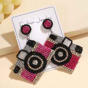 Boucles d'oreilles créoles artisanales en verre perlé, broderie africaine, forme irrégulière, couleur rose, tendance mariage, pour femme, Pai Z F Craft Impex - Product Image 6