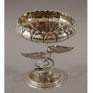 Bol de service de nourriture en métal de la plus belle qualité fantaisie bol de nourriture décoratif pour la maison pour la cuisine et la décoration intérieure couvercle de fleur dorée - Product Image 4