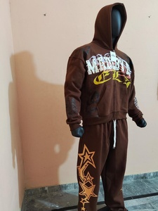 Ensemble de survêtement streetwear personnalisé pour homme, imprimé en relief haute densité, motif étoile en strass, en molleton de coton épais, fermeture éclair - Product Image 3
