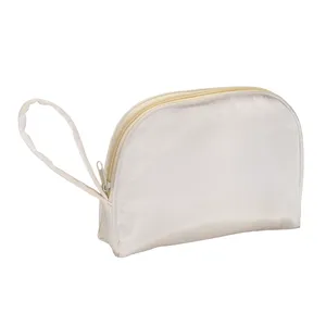 Borsa da Toilette Personalizzata in Poliestere con Accessori su Misura - Product Image 4