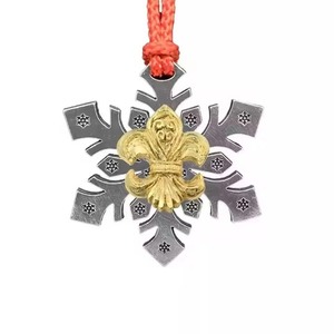 Forma de copo de nieve Oro Acabado Flor Signo Adorno colgante para decorar Vacaciones Nuevo diseño de llegada - Product Image 4