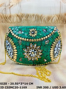 กระเป๋าคลัทช์โลหะทำด้วยมือลายโมเสกสำหรับงานเฉลิมฉลองและกิจกรรมพิเศษของผู้หญิงจากช่างฝีมือชาวอินเดีย - Product Image 2