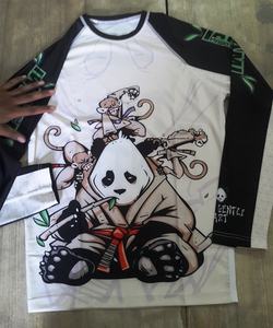 Rashguard unisexe respirant à manches longues personnalisé avec impression par sublimation durable et tissu peigné - Product Image 1