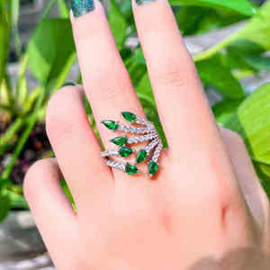 Bague ajustable en argent sterling plaqué argent, sertie de pierres de moissanite, motif feuille, bijoux classiques et imposants, unisexe, luxe - Product Image 1