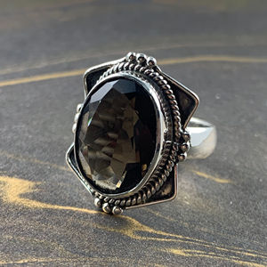 Bague Bohème Chic en Quartz Fumé 7,2 Grammes Plaqué Or (18K) Tendance et Élégante Sertie de Pierres Précieuses Naturelles Cadeau - Product Image 1