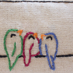 Bolsa de lino bordada a mano con bordado Mochila de lino de diferentes colores 100% Lino lavado suave OEM Hecho en Vietnam - Product Image 3