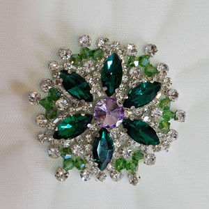 แพทช์เย็บติดลูกปัดแบบ3D สไตล์ที่เป็นเอกลักษณ์สำหรับการปรับแต่งเสื้อผ้าและเครื่องประดับของคุณ - Product Image 1