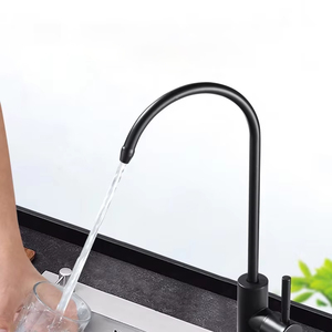 <span class=keywords><strong>Grifo</strong></span> de filtro de agua de acero inoxidable negro mate OEM, <span class=keywords><strong>grifo</strong></span> especializado de purificación de agua de grado de bebida directa de cocina - Product Image 1