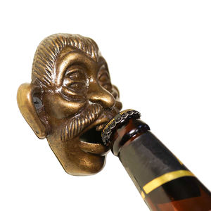 Abrebotellas de latón montado en la pared decorativo Abrebotellas náutico de cara Abrebotellas de latón elegante para la decoración del hogar, Hotel y Bar - Product Image 1