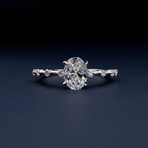 Anillo de compromiso y boda para mujer, chapado en oro blanco de 14k, con diamante de laboratorio de 1ct, corte ovalado y redondo, venta al por mayor - Product Image 1