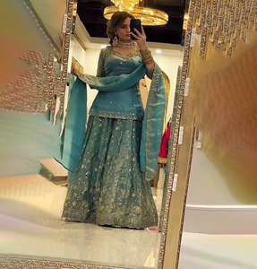 Conjunto de Top, Sharara y Dupatta de Diseño Premium con Bordado de Lentejuelas, Totalmente Cosido, Listo para Usar, Ideal para Fiestas, Venta al Por Mayor - Product Image 1