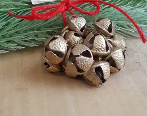 Neues Design Hand gefertigte Weihnachts glocken Cross cut Jingle Bells mit antikem Gold für Weihnachts baum dekoration