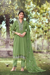 Lanzamiento de la nueva colección de Chikankari de algodón Premium con bordado pesado y encaje para mujer - Product Image 6