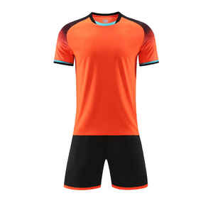 Vente en gros Thaiquality Chemise rétro classique respirante à séchage rapide Maillots de football personnalisés Futbol Maillot de football vintage - Product Image 1