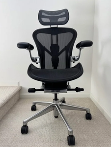 OFFRE NOUVEAU STOCK Chaise de bureau Herman Miller Aeron B Remastered, modèle entièrement équipé - Product Image 4