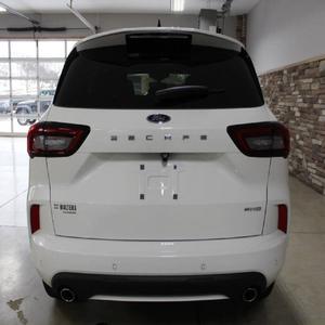 EXCELENTE ESTADO Ford Escape ST-Line 2023 - Product Image 3