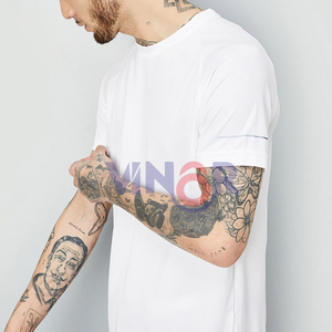 Camisetas en blanco de alta calidad de 180 gramos para hombre, camiseta transpirable y de secado rápido suave con cuello redondo, camiseta antibolitas de ajuste Regular para hombre - Product Image 3