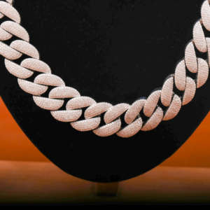 Collier exclusif en diamant Moissanite Chaîne ronde audacieuse pour les événements de la haute société et les rassemblements d'élite - Product Image 2