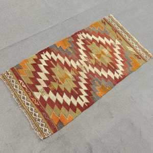 พรมตุรกีวินเทจ ขนาด 2x3.7 ฟุต พรมขนาดเล็ก สีแดงลายพืชและต้นไม้ - Product Image 2