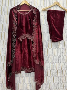 Ensemble de vêtements indiens classiques à imprimé floral - Product Image 4