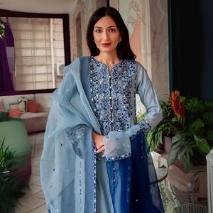 Salwar Kameez Informal Estilo Indio Pakistaní, Camisa Bordada en la Parte Delantera, Algodón Puro HandKhaddi con Borde Bordado - Product Image 6