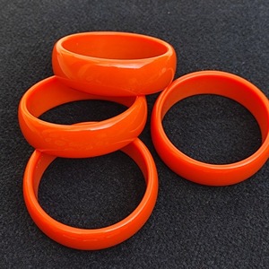 กำไลเรซินออกแบบหินอ่อนสีแดงทำด้วยมือตัวหนาและพิเศษเครื่องประดับ2024เทรนด์สำหรับผู้หญิงทันสมัยและดูทันสมัย - Product Image 6