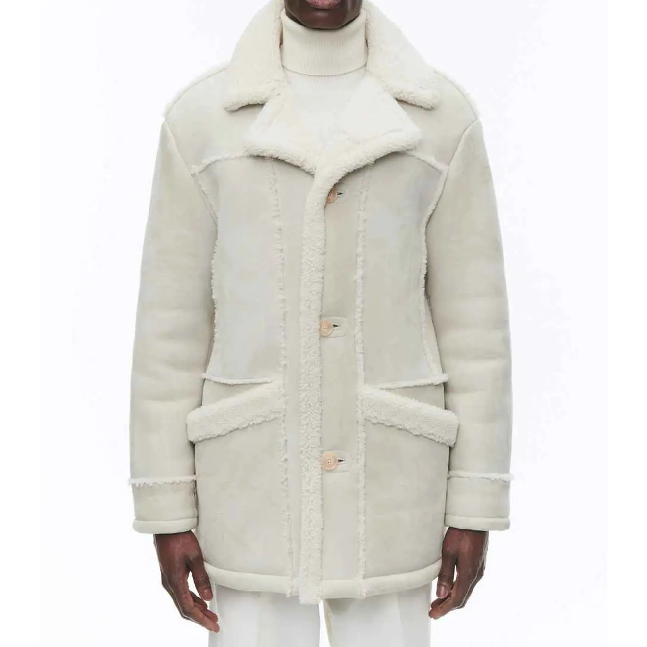 Colletto cappotto personalizzato in vera montone a 3 bottoni con patta abbottonata con chiusura a tasche in lana