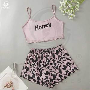 Designer Temu Top Seller Pyjamas en satin pour femmes Ensemble short en soie à manches courtes Ensemble pyjama confortable Ensemble de vêtements de nuit - Product Image 3