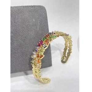 Hermoso conjunto de joyas étnicas multicolores Braclate para mujeres y niñas, ropa tradicional elegante para funciones ceremoniales - Product Image 1