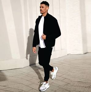 เสื้อบอมเบอร์สำหรับผู้ชายผ้ากราไฟท์แบบมีซิปเต็มตัวทำจากโพลีอะไมด์15% อีลาสเทนสีดำปรับแต่งได้ - Product Image 2