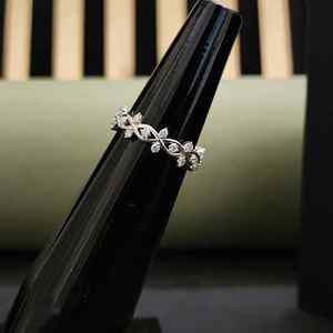 Anillo de Compromiso Adorable Charm DOPE JEWELLS DLR-0096 de Oro Sólido de 18 Quilates con Piedra Natural, Certificado IGI, Unisex para el Día de Compromiso - Product Image 1