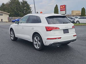 Audi Q5 quattro S line Prem Plus 45 TFSI 2023 en parfait état - Product Image 3
