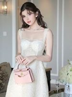 Robe de luxe élégante à 2 bretelles en dentelle florale blanche de haute qualité. Personnalisable OEM/ODM Made in Vietnam