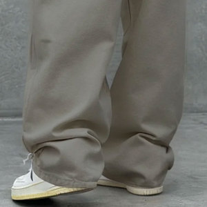 Oversized Baggy Denim Pants Available for Wholesale, Perfect for Urban and Casual Fashion Trends - Product Image 3