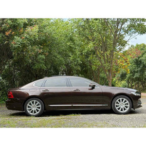 Nouvelle berline 2026, transmission automatique, phares LED, toit ouvrant panoramique, moteur turbo, intérieur en cuir, pneus R18 - Product Image 4