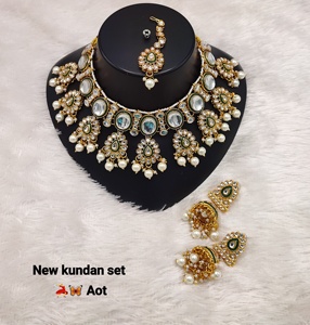 JOYERÍA INDIA KUNDAN & DROP COLLAR DE GARGANTILLA FANTASÍA CHAPADO EN ORO A LA MODA CON CONJUNTO DE PENDIENTES MANGTIKKA Y CONJUNTO DE JOYERÍA MUJER - Product Image 3