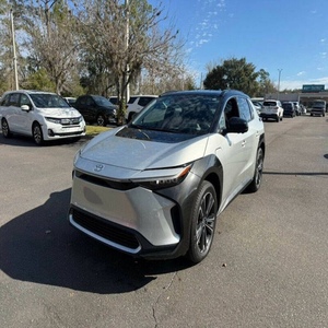 Toyota bZ4X Limited 2024 d'occasion en excellent état - Product Image 1