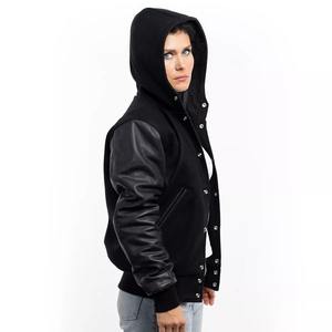Veste universitaire noire avec capuche, manches en cuir véritable, veste bomber personnalisée pour homme, femme, unisexe - Product Image 4