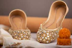 Khussa รองเท้าหนังของผู้หญิงดีไซน์ใหม่สีพื้นเรียบน้ำหนักเบาทันสมัยสวมใส่สบายสำหรับงานปาร์ตี้ฤดูใบไม้ร่วง - Product Image 5