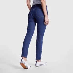 Collezione di T-Shirt Promozionali e Jeans Personalizzati Brock per Donna - Product Image 2