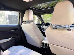 Lexus UX 200 Sport Utility 4D 2019 Usado en Buen Estado - Product Image 4