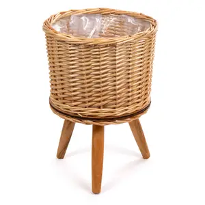 Incantevoli vasi fioriera in Rattan con le gambe: perfetti per le piccole piante da interno e l'arredamento del balcone