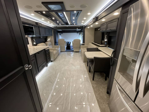 Autocaravanas Usadas al por Mayor 2022 2023 2024 Tiffin Phaeton para Aventuras de Viaje - Product Image 5