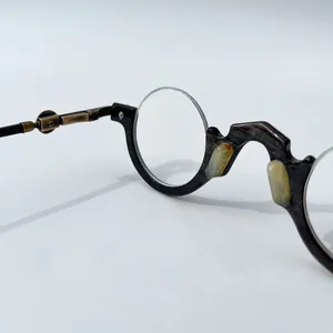 Autentico corno naturale fatto a mano Plaid di lusso occhiali da lettura Comfort quotidiano senza tempo resistente ai graffi eleganza montature per occhiali - Product Image 5