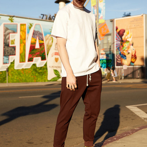 เสื้อยืดสำหรับผู้ชายสีธรรมดาผ้าฝ้ายผสมโพลีเอสเตอร์ออกแบบแบรนด์ได้ตามต้องการส่งตรงจากโรงงาน - Product Image 5