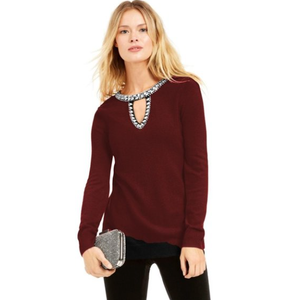 INC International Concepts Maglione invernale da donna con decorazioni a forma di chiave, colore vino, taglia piccola - Product Image 1