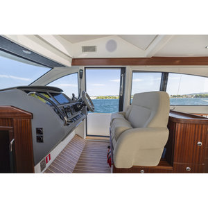 Yacht de luxe sportif Nimbus 405 Flybridge avec moteur hors-bord, en aluminium soudé et PVC, pour le transport, la patrouille, la pêche, les loisirs et les divertissements - Product Image 1